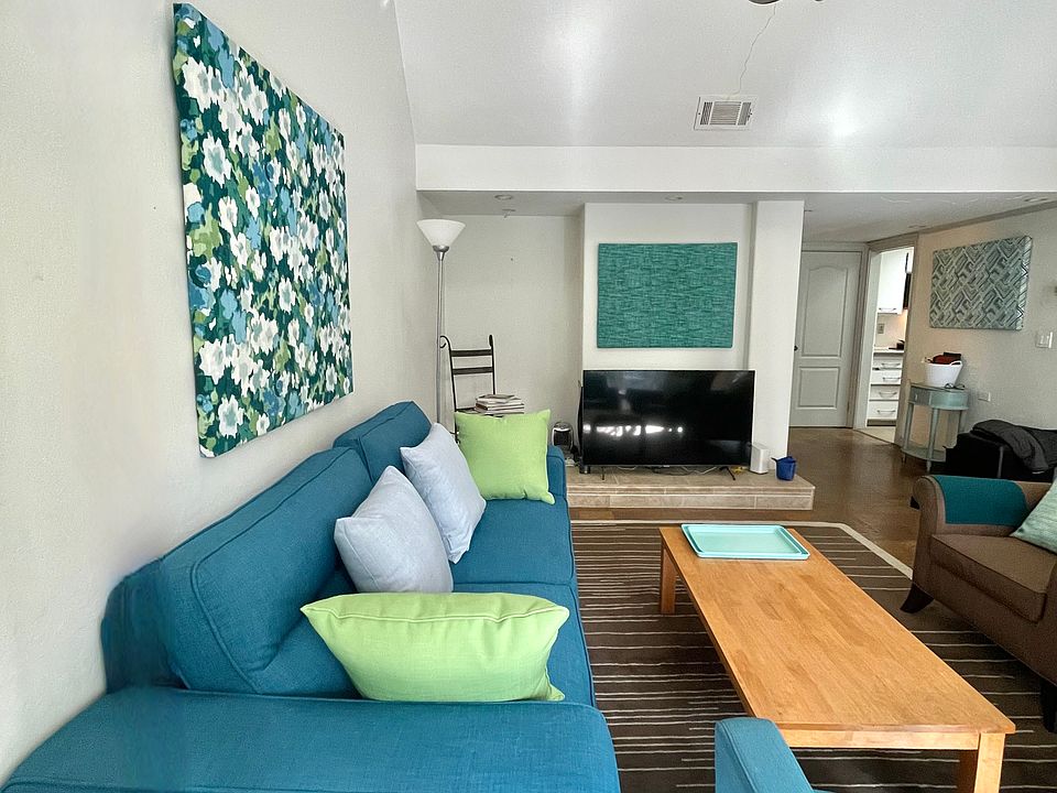 1st image of 281 Casitas Bulevar