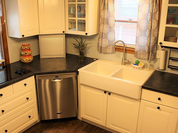 5th image of 1405 East Ave S