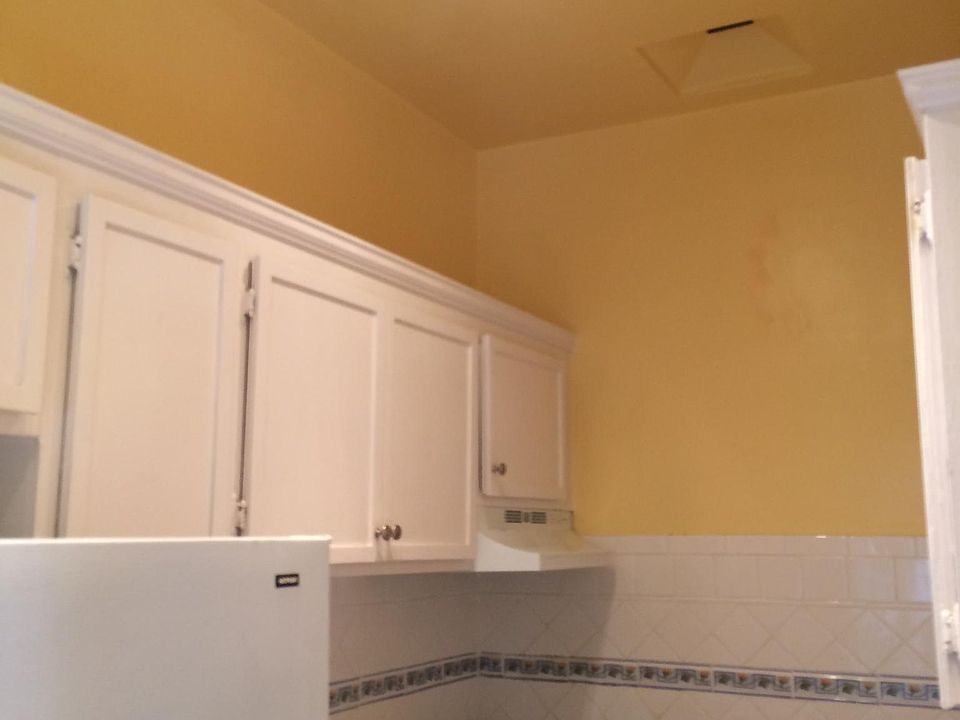 1st image of 635 N Orange Dr APT 1
