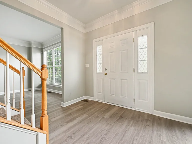 1203 Fairfax Woods Dr — Photo 5