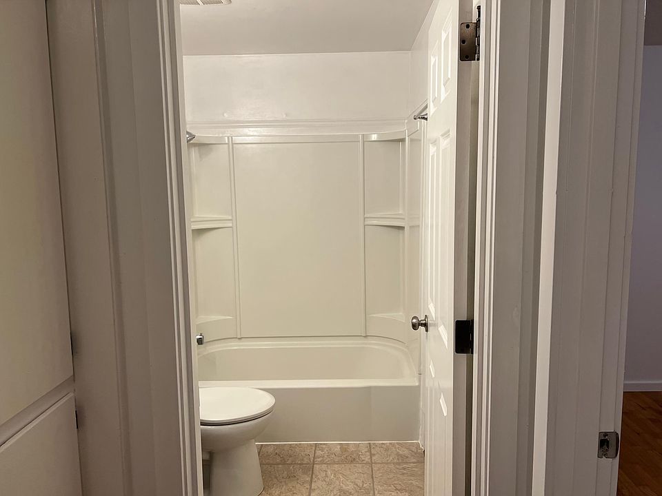 1st image of 820 9th St NW