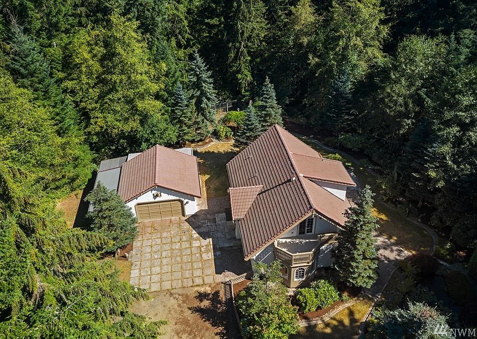 1st image of 8064 SE Half Moon Ln
