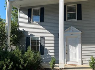 34 Standish Ct, Charles Town, WV 25414