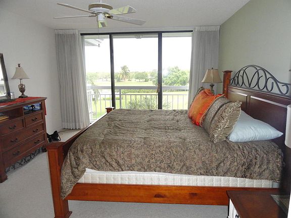 5th image of 2461 Village Blvd APT 406