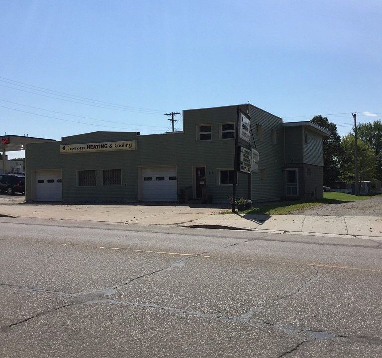 1st image of 202 W 21st St