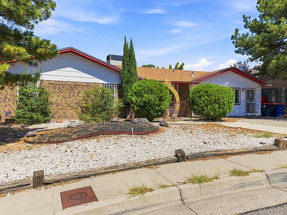 3rd image of 12709 Viewcrest Pl NE