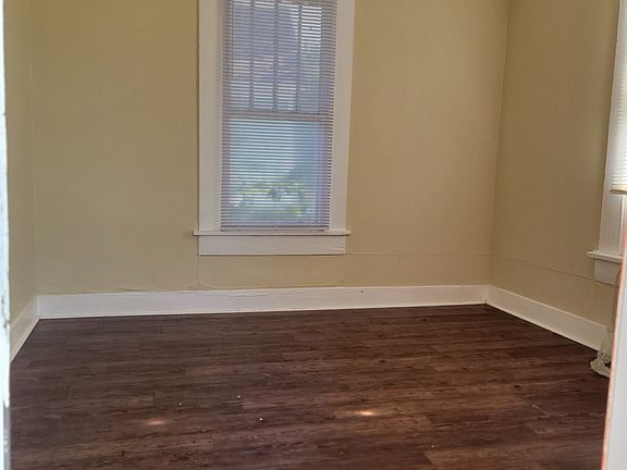 2nd image of 101 N 11th Ave #B