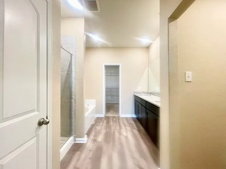 1702 Sandalwood Way — Photo 15