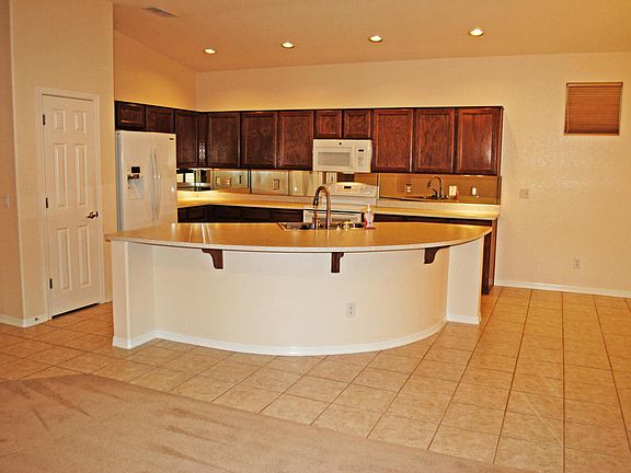 4th image of 11004 W Wikieup Ln