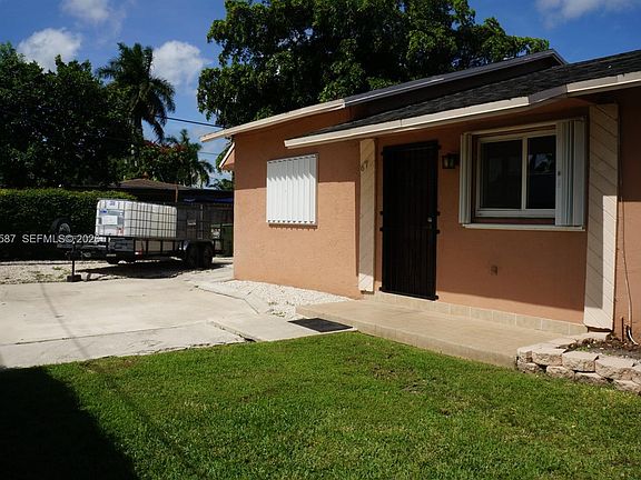 4th image of 67 NE 13th St #0