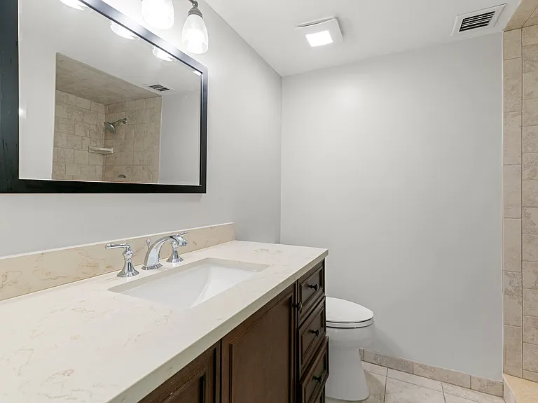 14 Manor Ter #106 — Photo 6