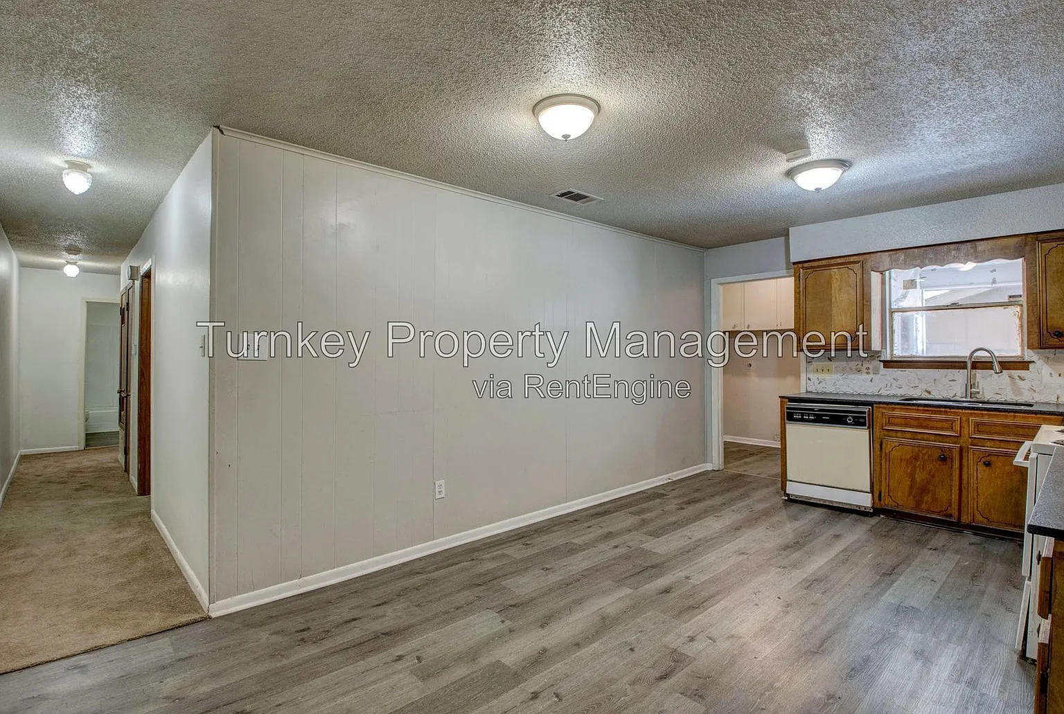 2 bed, 1.5 bath, 1036 sqft, $1,045 — Photo 4