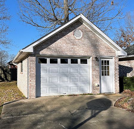 2nd image of 7109 Live Oak Dr
