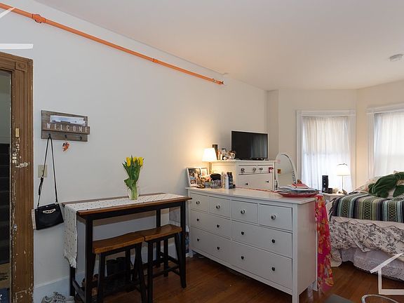 17 Keswick St. #5 Boston - Kenmore Unit Photo 3