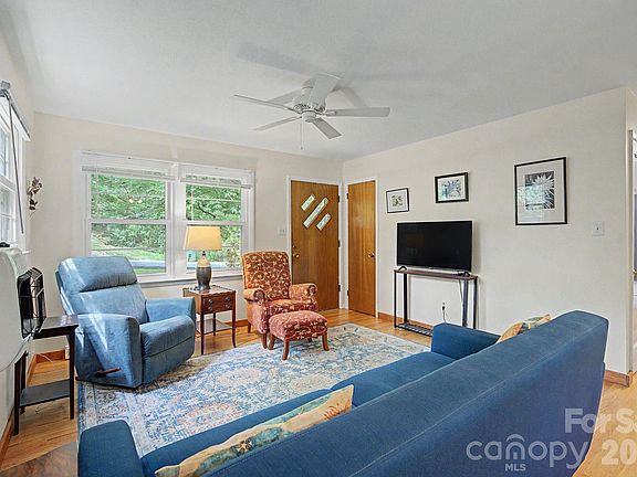 4th image of 53 Merion Dr