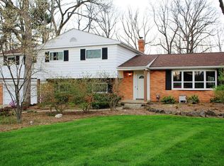 7271 Green Valley Dr, Grand Blanc, MI 48439