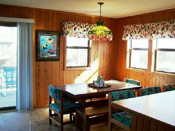 4th image of 201 Bittern St