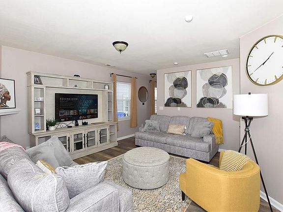 4th image of 5313 Chalet Pl