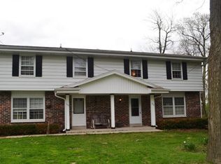 560 Meadow Ct, Brookfield, WI 53045