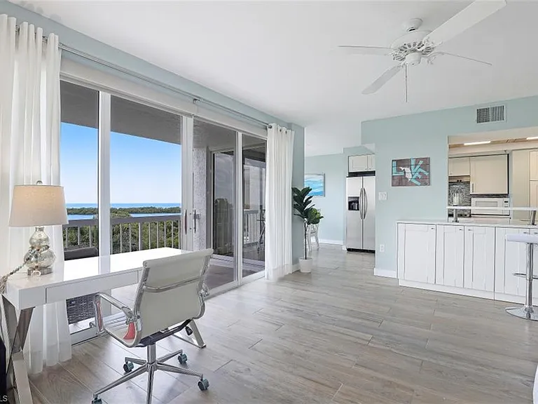 5501 Heron Point Dr #501 — Photo 6