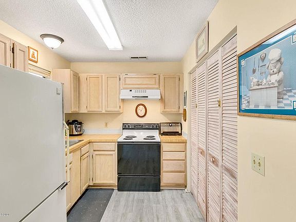 4th image of 1890 Thorman Ave SE