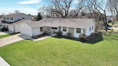 3rd image of 500 Stonehaven Ave