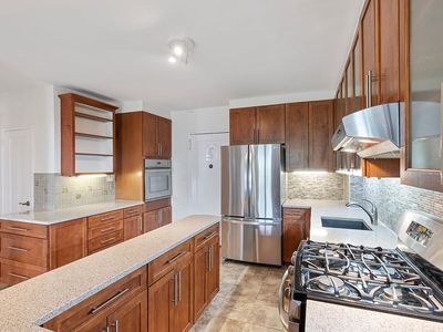 300 W 53rd St APT 3D, New York, NY, 10019