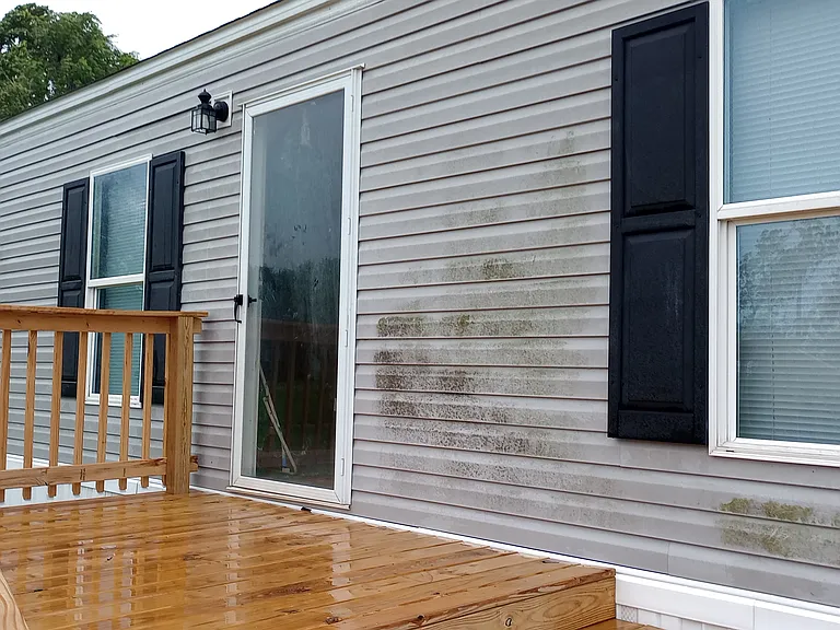 913 Western Trl — Photo 1