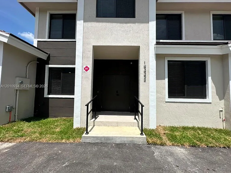 19442 SW 125th Ave #0 — Photo 2