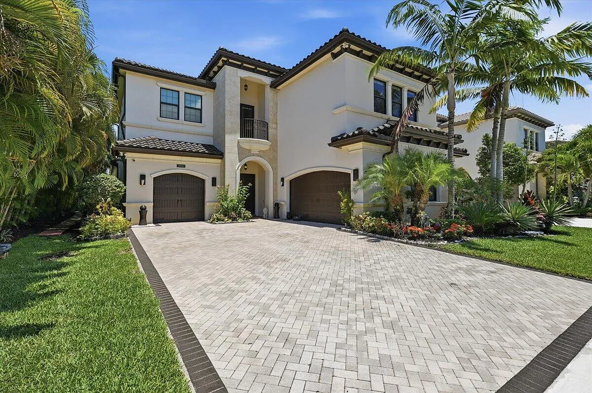 5 bed, 5.5 bath, 4248 sqft, $18,000 — Photo 1