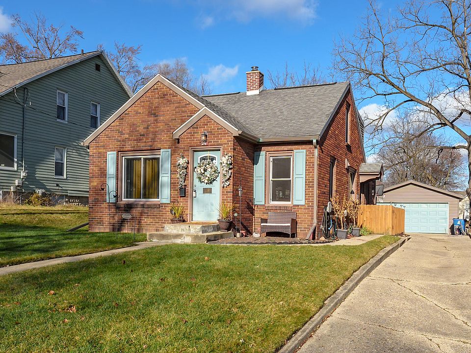 1st image of 24 Crescent Dr