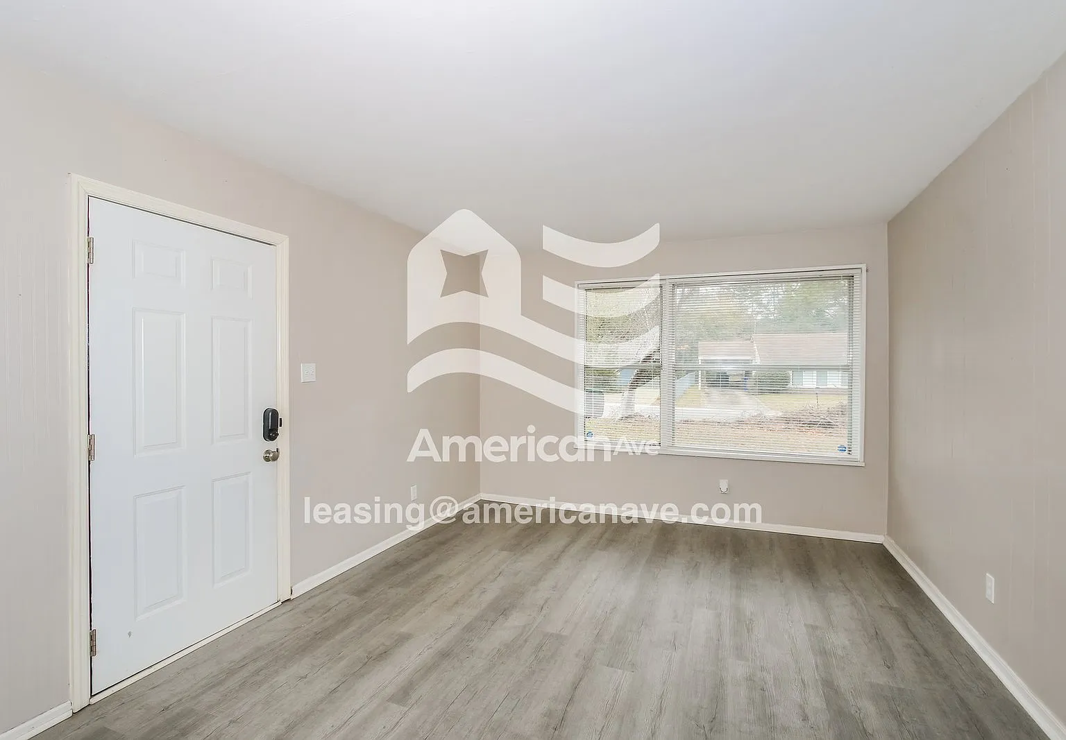 3 bed, 1.0 bath, 1048 sqft, $1,007 — Photo 3