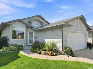 122 Overholt CRESCENT, Saskatoon, SK S7N 4S9