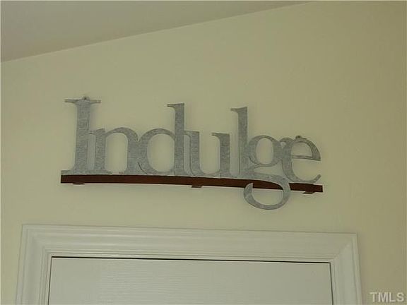 3rd image of 2117 Magnolia Ln