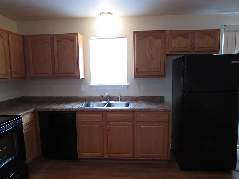 114 Andrews Dr — Photo 9