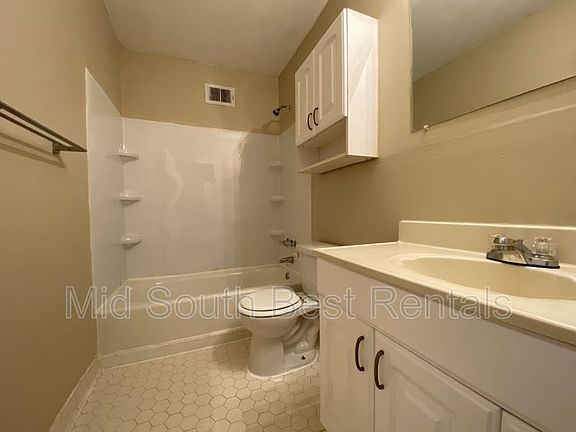 5th image of 1192 Heathcliff Dr