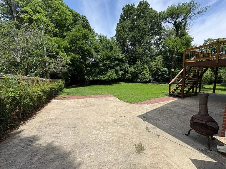 435 Pickens Ct — Photo 15