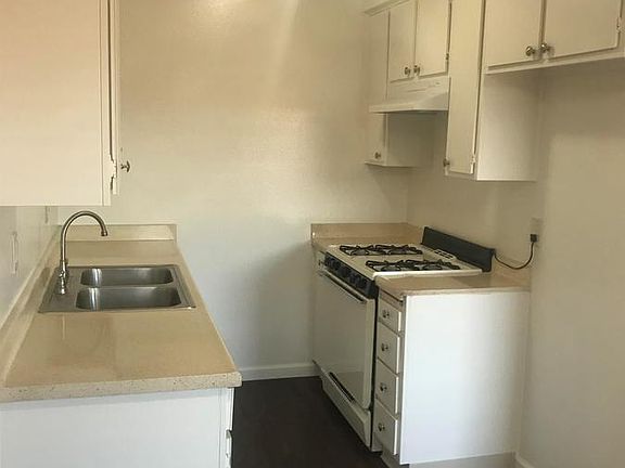 5th image of 14030 Lemoli Ave #29