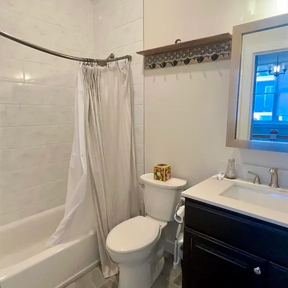 362-364 W 4th St #1 — Photo 9