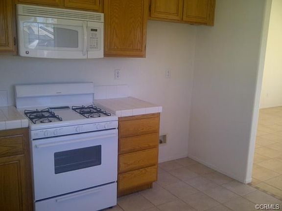 5th image of 823 Woodcrest St