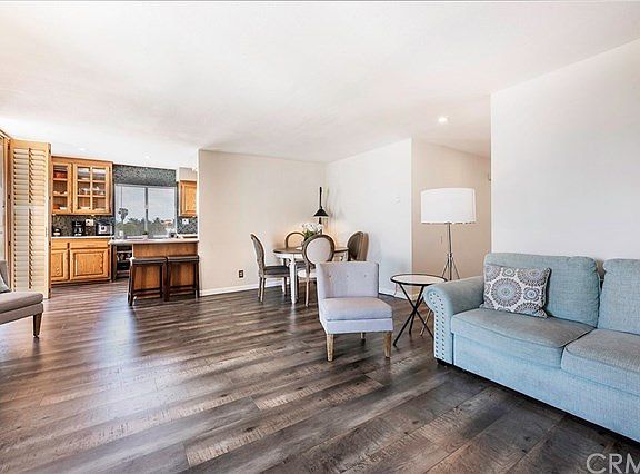 3rd image of 350 Cedar Ave Unit 501