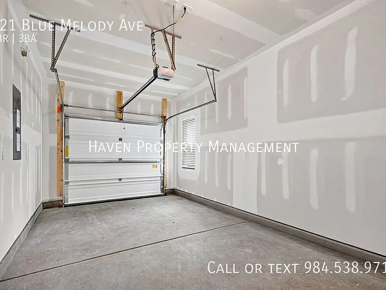 121 Blue Melody Ave — Photo 31