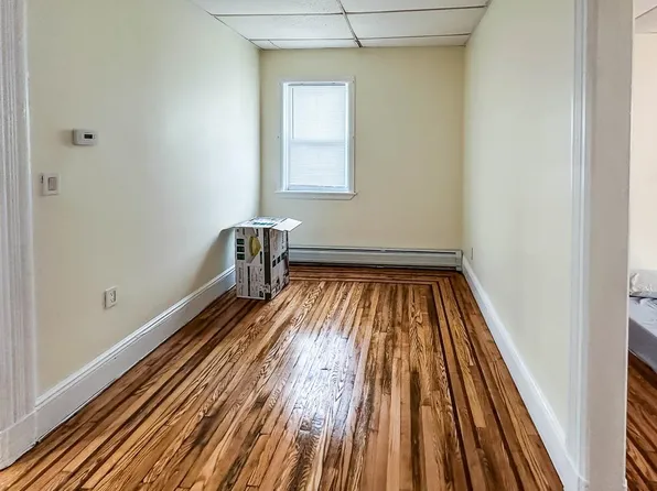 170 Saint Pauls Avenue image 8 of 15