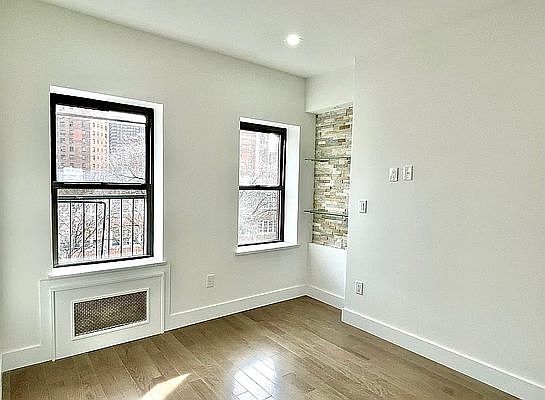 5th image of 239 Henry St #5A