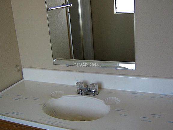 4th image of 3010 Liberty Cir N