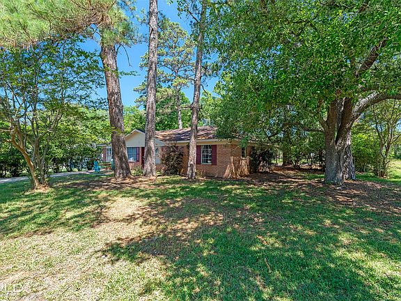 3rd image of 502 Dixon Ave