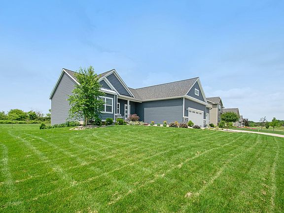 3rd image of 2975 Air Park Dr