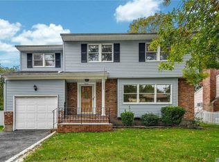 7 Laurel Ct, Northport, NY 11768