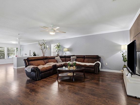 4th image of 7338 Magnolia