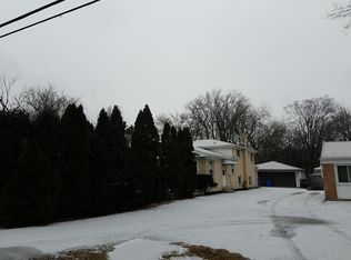 2376 E Ballard Rd, Des Plaines, IL 60016